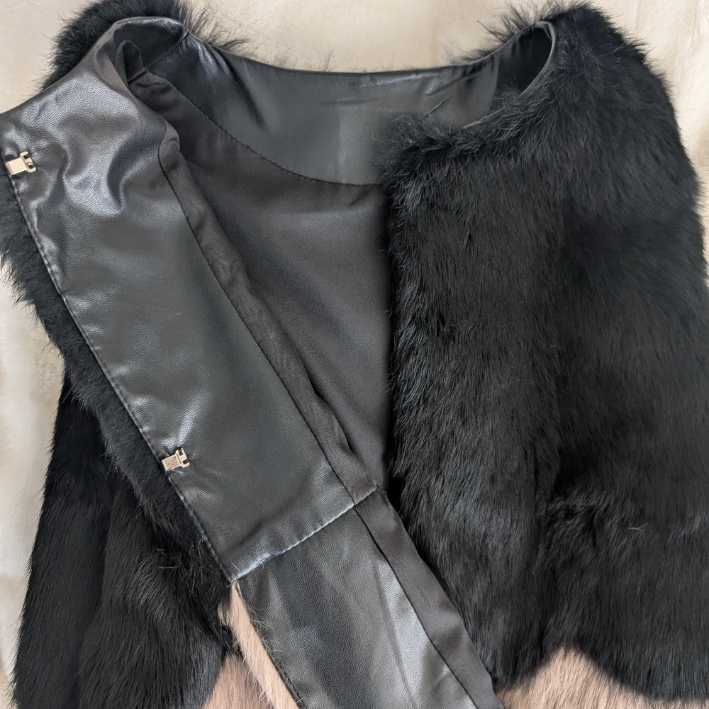 La Fiorentina Chic Black and Tan Faux Fur Vest Size Small - Picture 11 of 12